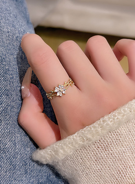 花朵微镶缠绕戒指精致轻奢高级感食指戒2024年新款潮小众指环女