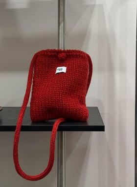 红色针织包女斜跨包新款手工编织包可爱手机包针织毛线百搭斜跨包