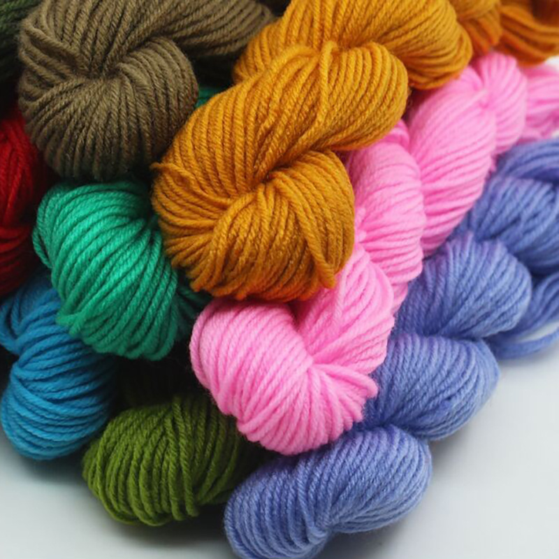 厂家批发晴纶线涤腈纶线中粗毛线手工编织钩拖鞋玩偶段段绣戳戳乐