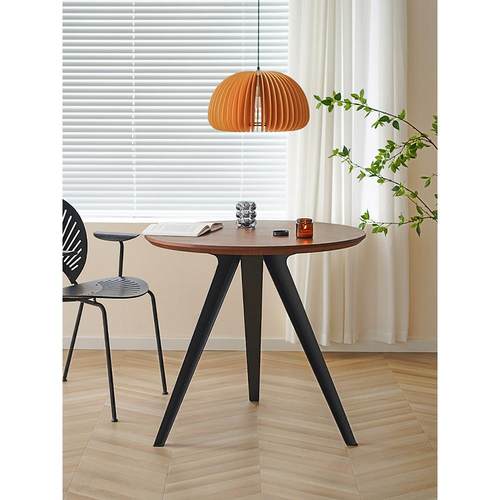 北欧复古实木餐桌小户型家用洽谈小圆桌奶茶店圆形桌子休闲咖啡桌