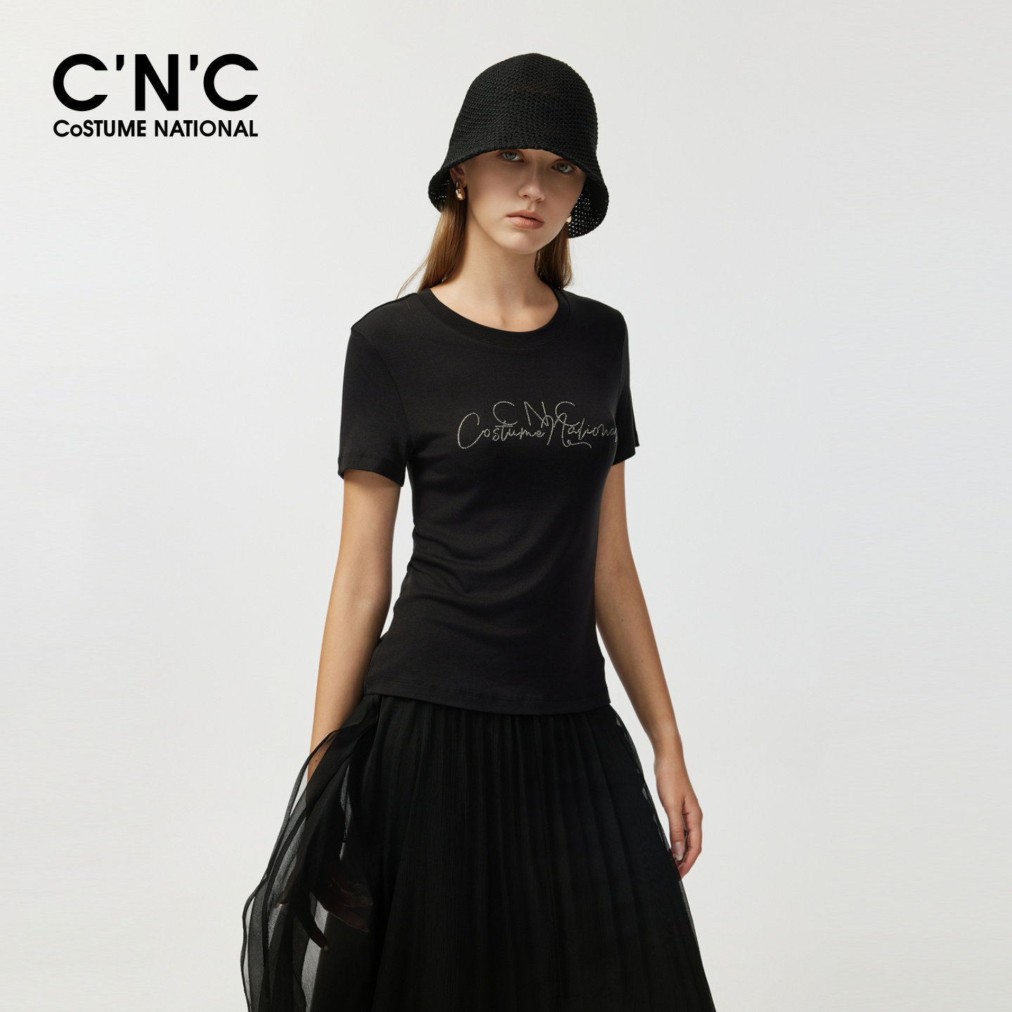 CNC轻奢女装官网2026夏季新款贴钻修身显瘦休闲圆领舒适短袖T恤