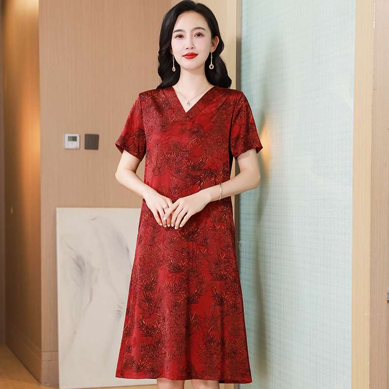 声雨竹桑蚕丝连衣裙女新款中老年妈妈装夏季大码宽松显瘦真丝v领