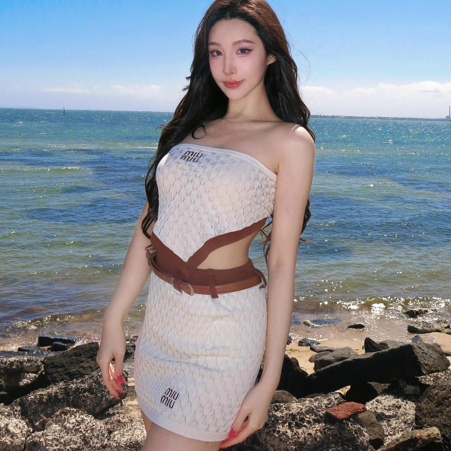 ins风性感抹胸针织套装女夏镂空腰带包臀短裙显瘦小众设计两件套