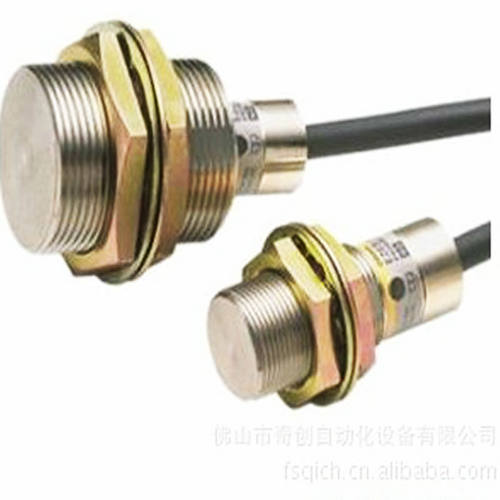 代理直供日本 接近传感器 E2E-X7D1-N-Z 圆柱形接近开关