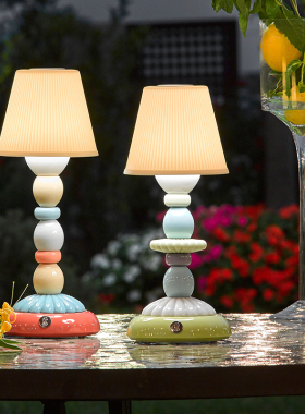 高级感客厅充电台灯卧室灯具