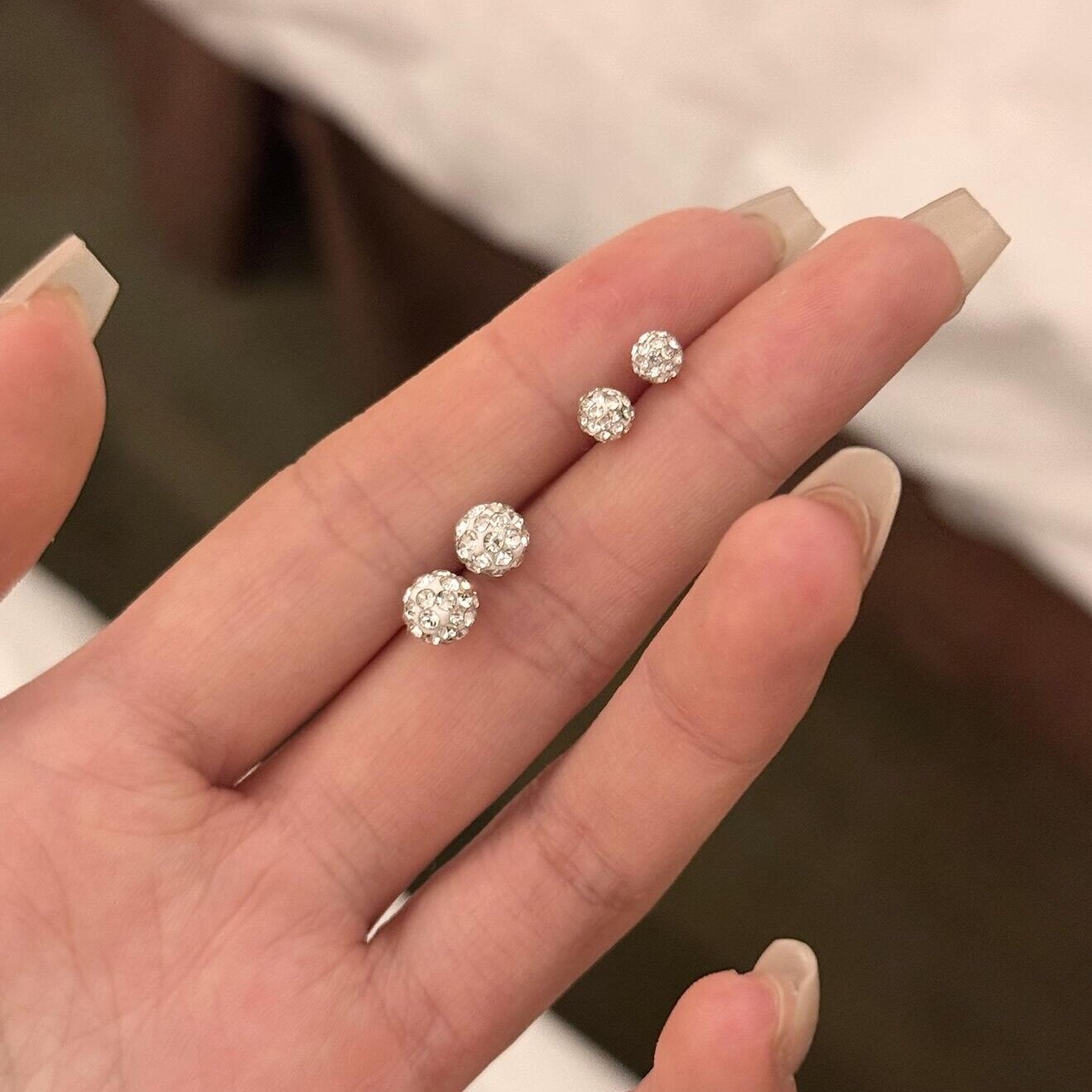 S925银针满钻锆石超闪圆球耳钉女精致小巧高级感养耳通勤百搭耳饰