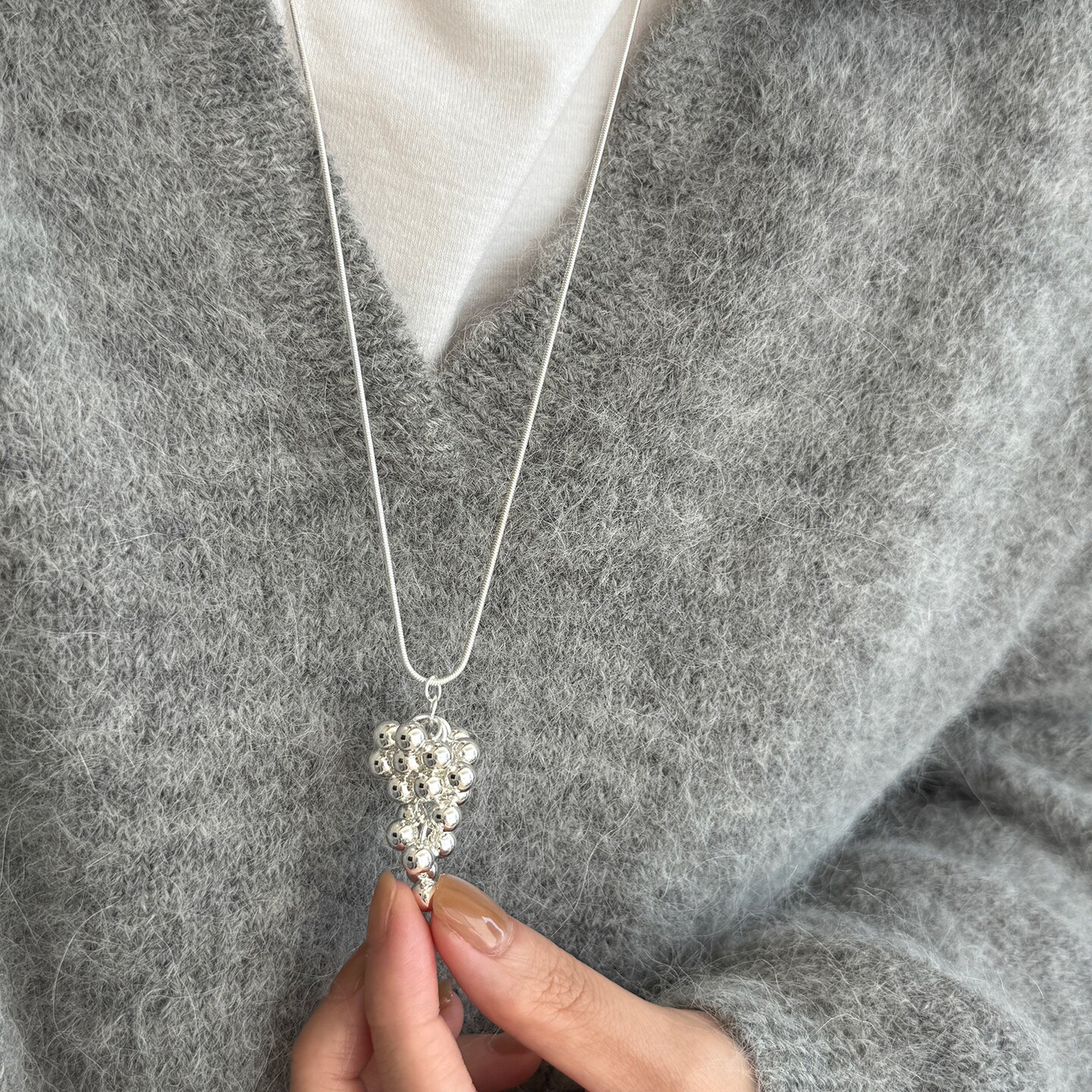 韩国博主同款银色金属葡萄串吊坠项链女小众极简ins风长款毛衣链