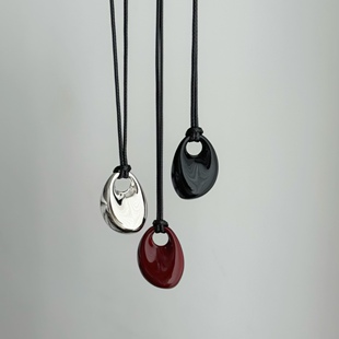 韩国博主风极简异形水滴金属黑绳长款项链小众感设计蜡油绳毛衣链