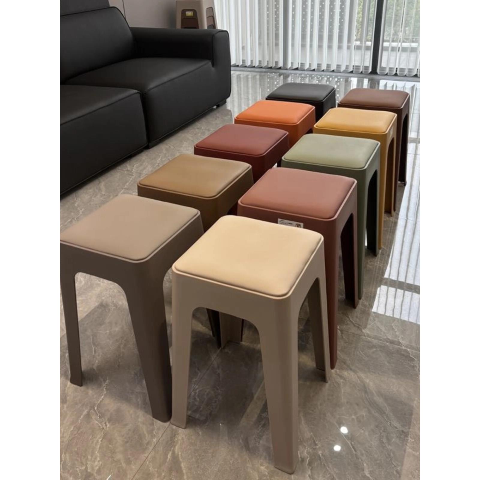 轻奢风塑料凳子家用特厚现代简约可叠放摞叠久坐舒服椅子高凳板凳