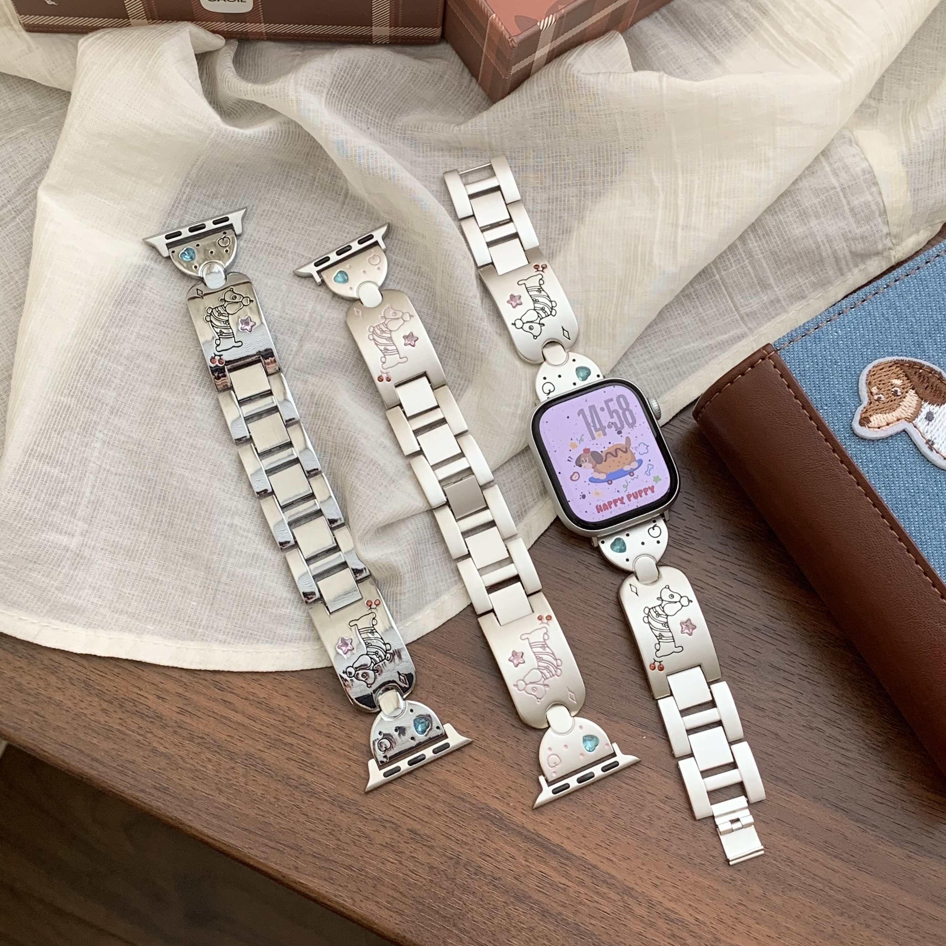 可爱彩钻腊肠狗适用苹果手表iwatch11表带S10金属腕带se3高级感女