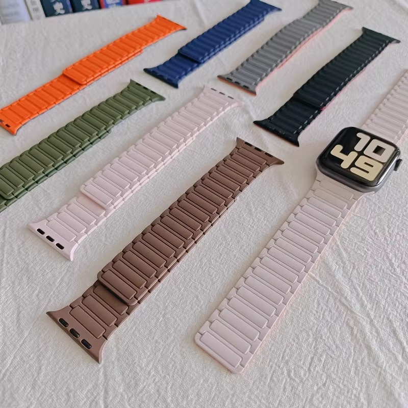 适用iwatch8910表带磁吸苹果手表SE456硅胶防水applewatch ultra2