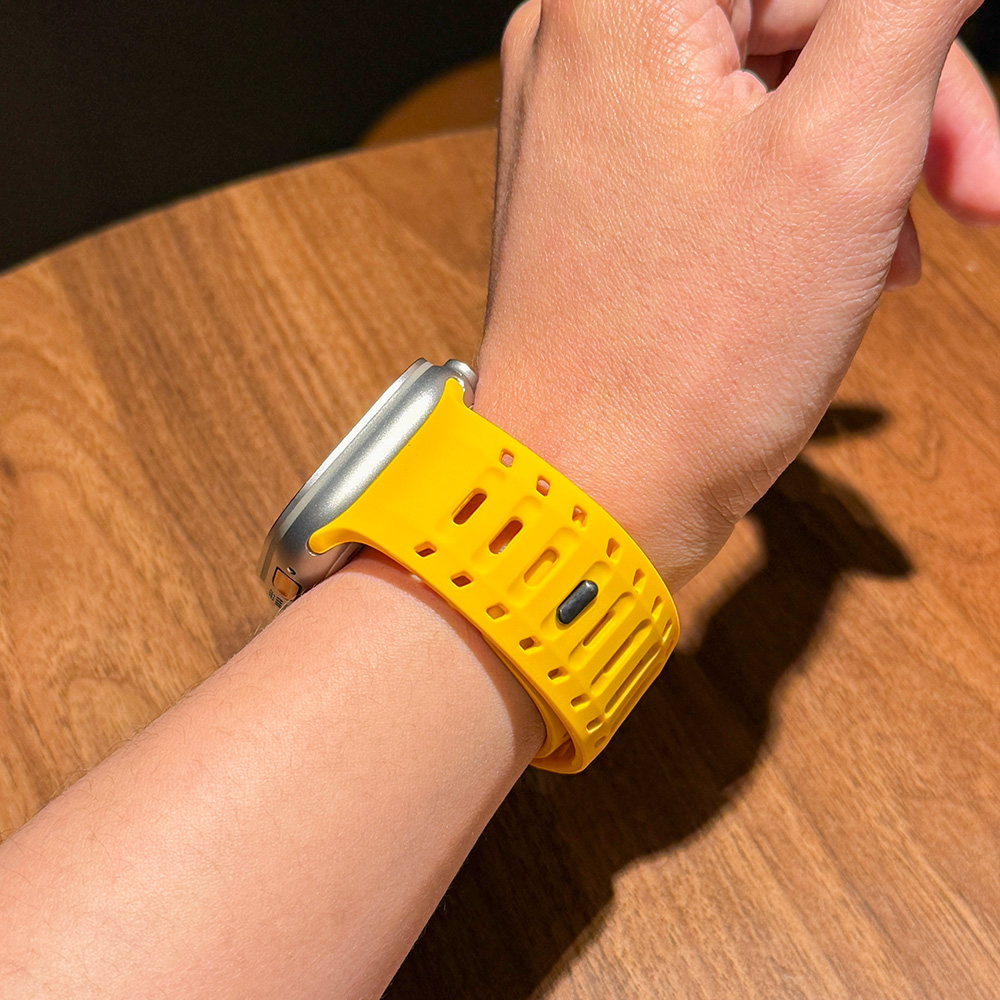 适用Applewatch10硅胶磁吸表带ultra3苹果iwatch11透气表带s8/se2