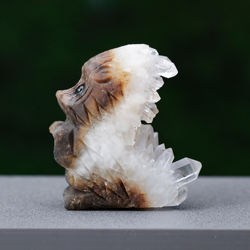 天然白水晶簇雕刻矿标小松鼠摆件图片