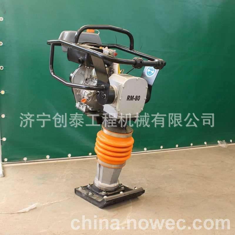混泥土路面汽油打夯机电动汽油冲击夯 水泥路面压实机 混泥土桥面