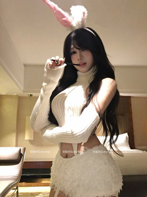 你脸好红shyness-宅兔兔-性感纯欲二次元露背针织衣花吊带袜套装