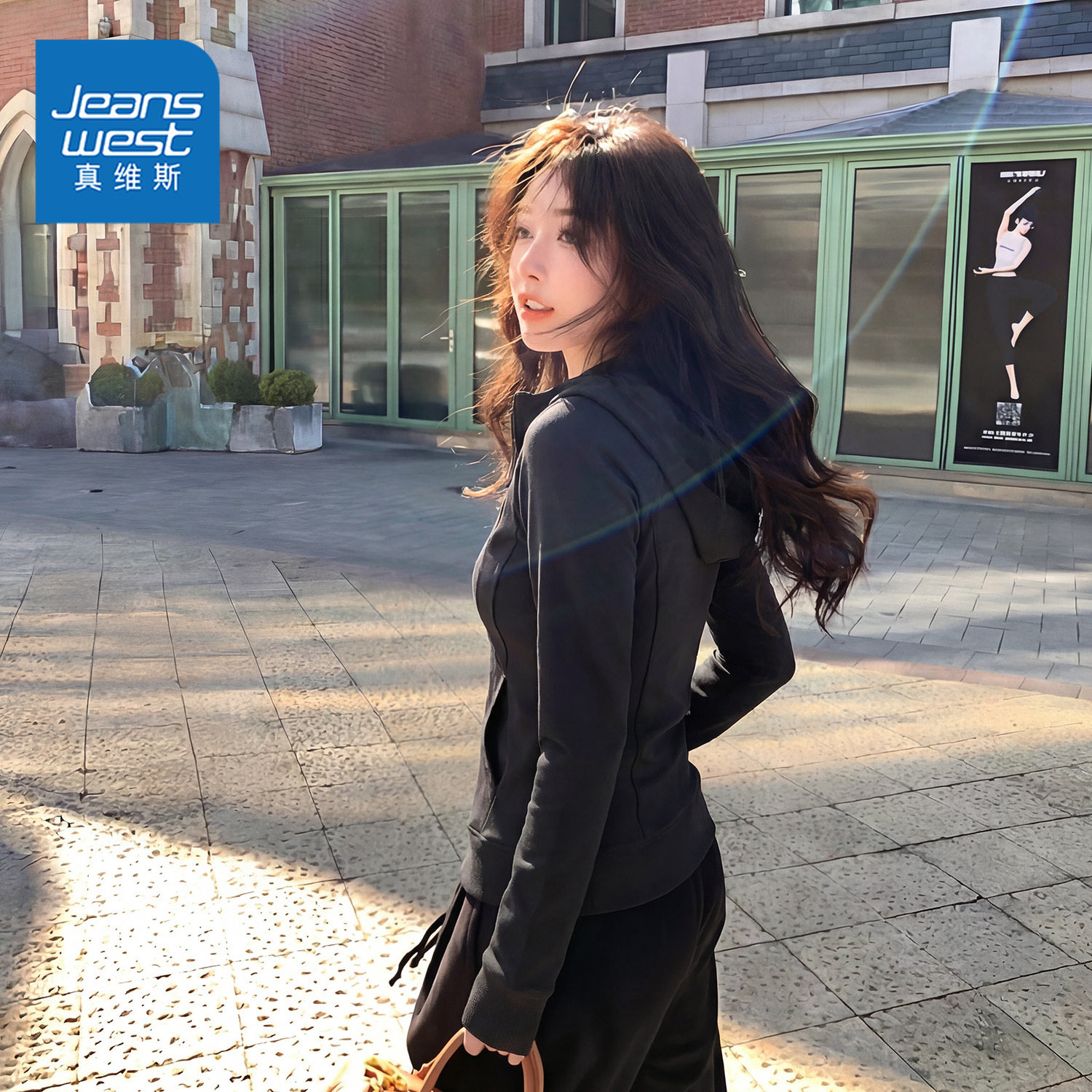真维斯黑色修身卫衣外套女正肩上衣2025新款春季收腰运动连帽开衫,女装/女士精品,短外套,淘宝优惠券,粉丝福利购,淘宝优惠卷