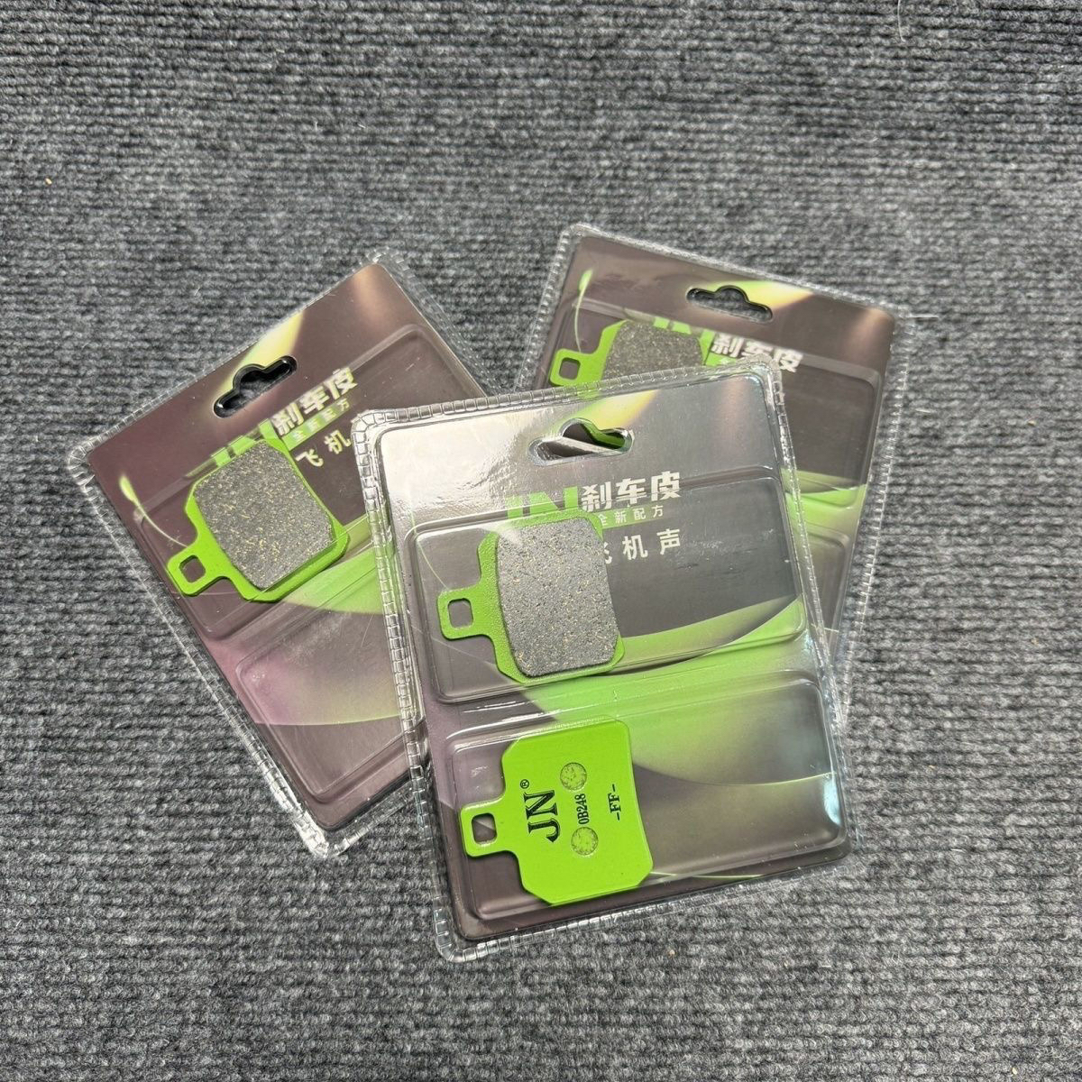 正品JN新款螃蟹改装刹车皮绿水鬼金属布雷博耐磨耐高温超大飞机声