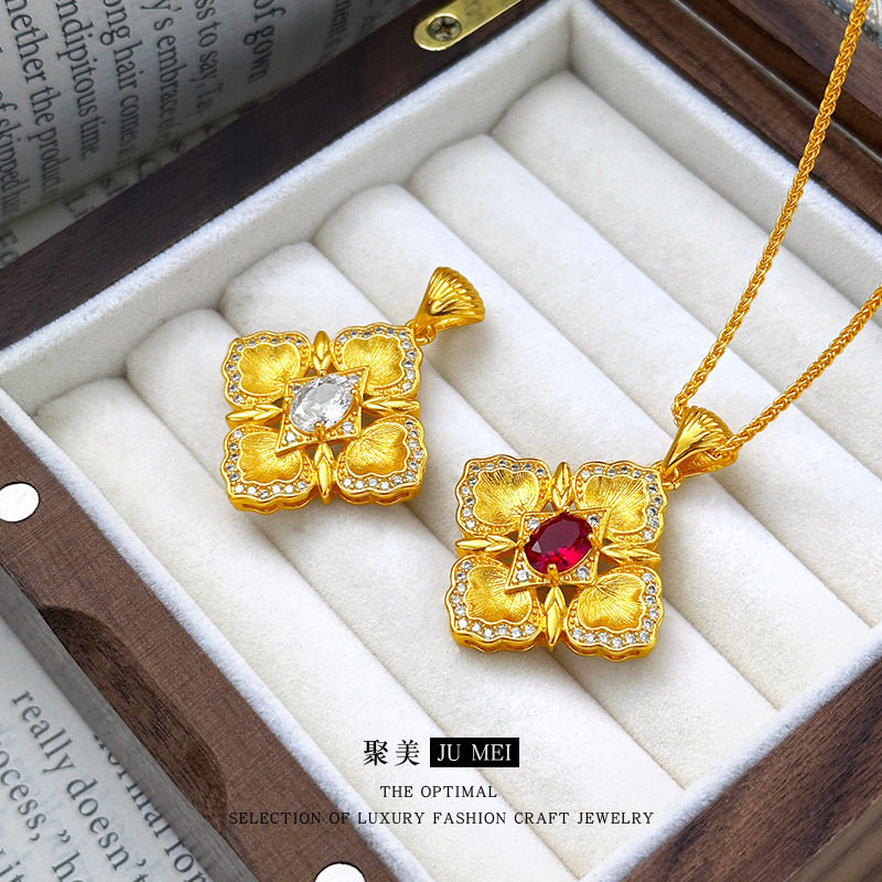 越南沙金点钻鸽血红拉丝四叶草吊坠项链宫廷风四叶花仿真金锁骨链