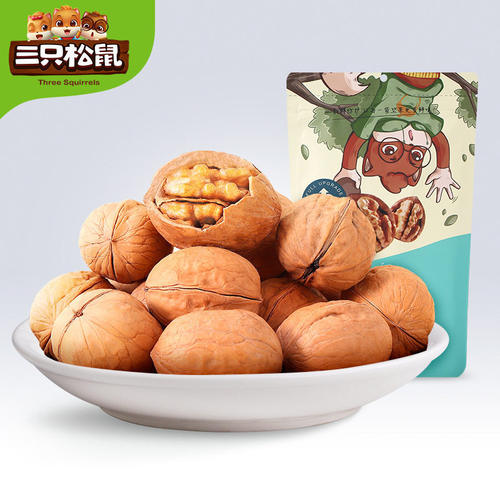Three Squirrels Paper Skin Walnuts 120g Snack Pack