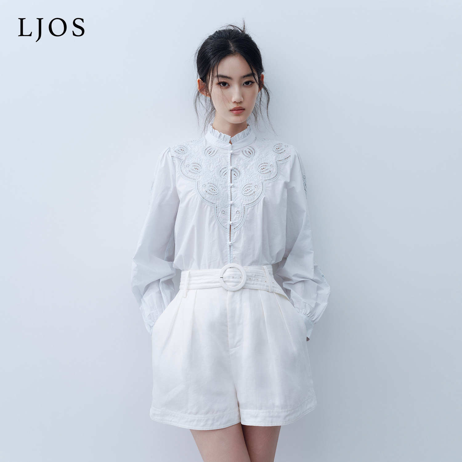 LJOS | 微风蓝刺绣珍珠扣纯棉立领衬衫2026早春新品蓝色上衣