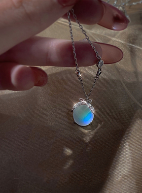 荧光石吊坠项链女2024年新款潮设计感高级小众锁骨链个性时尚颈链