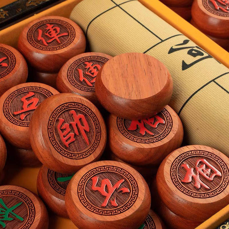 高档实木象棋带棋盘送礼大号中国象棋棋子带礼盒红花梨相棋送长辈