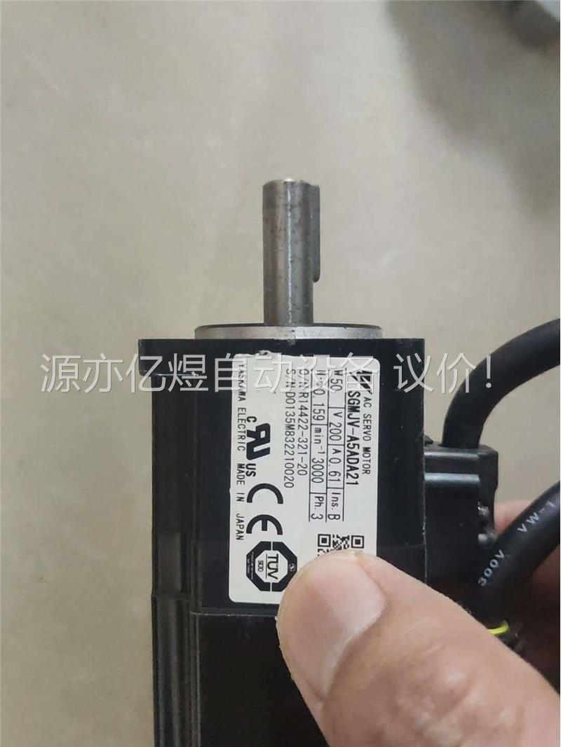 安川伺服电机50瓦带线。SGM7J-A5ADA21。成色(议价)