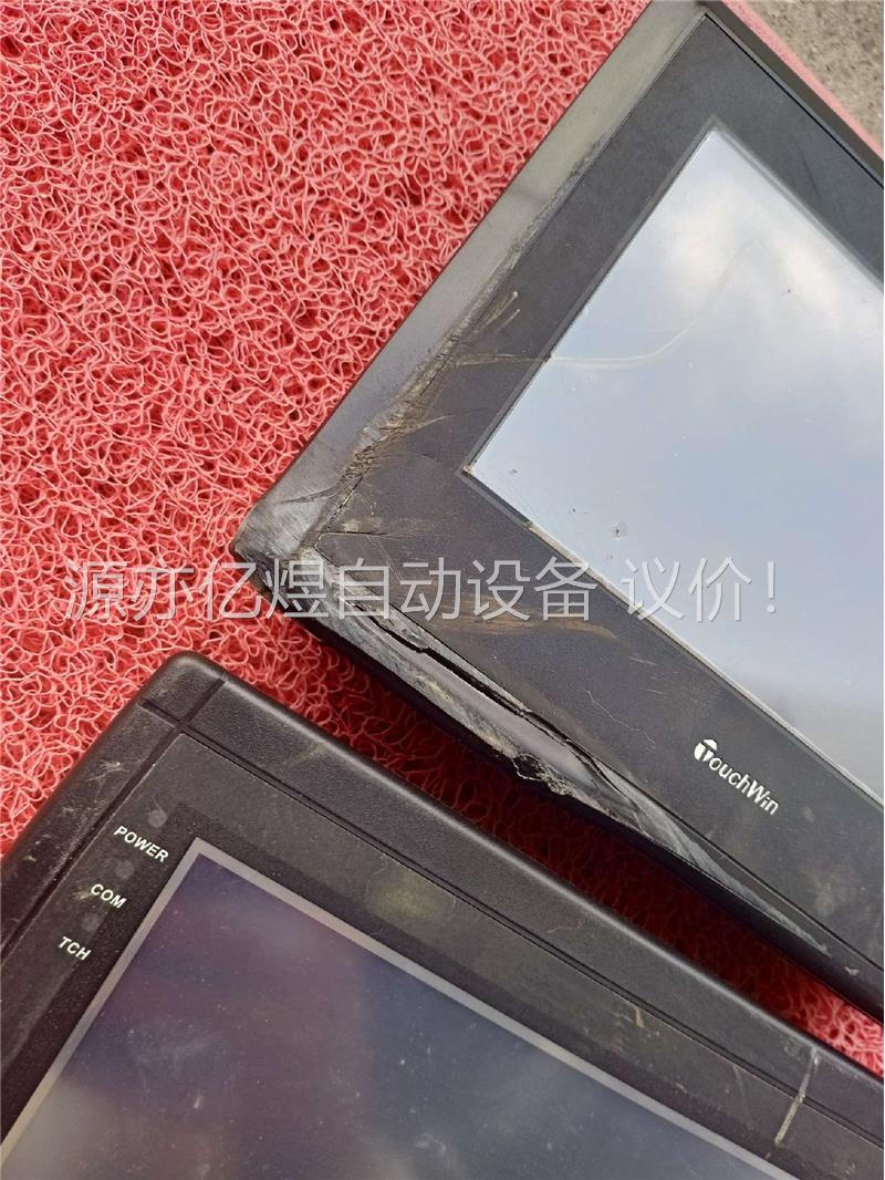 两个触摸屏 一个维控触摸屏LEV1777A 一个信捷th76(议价)