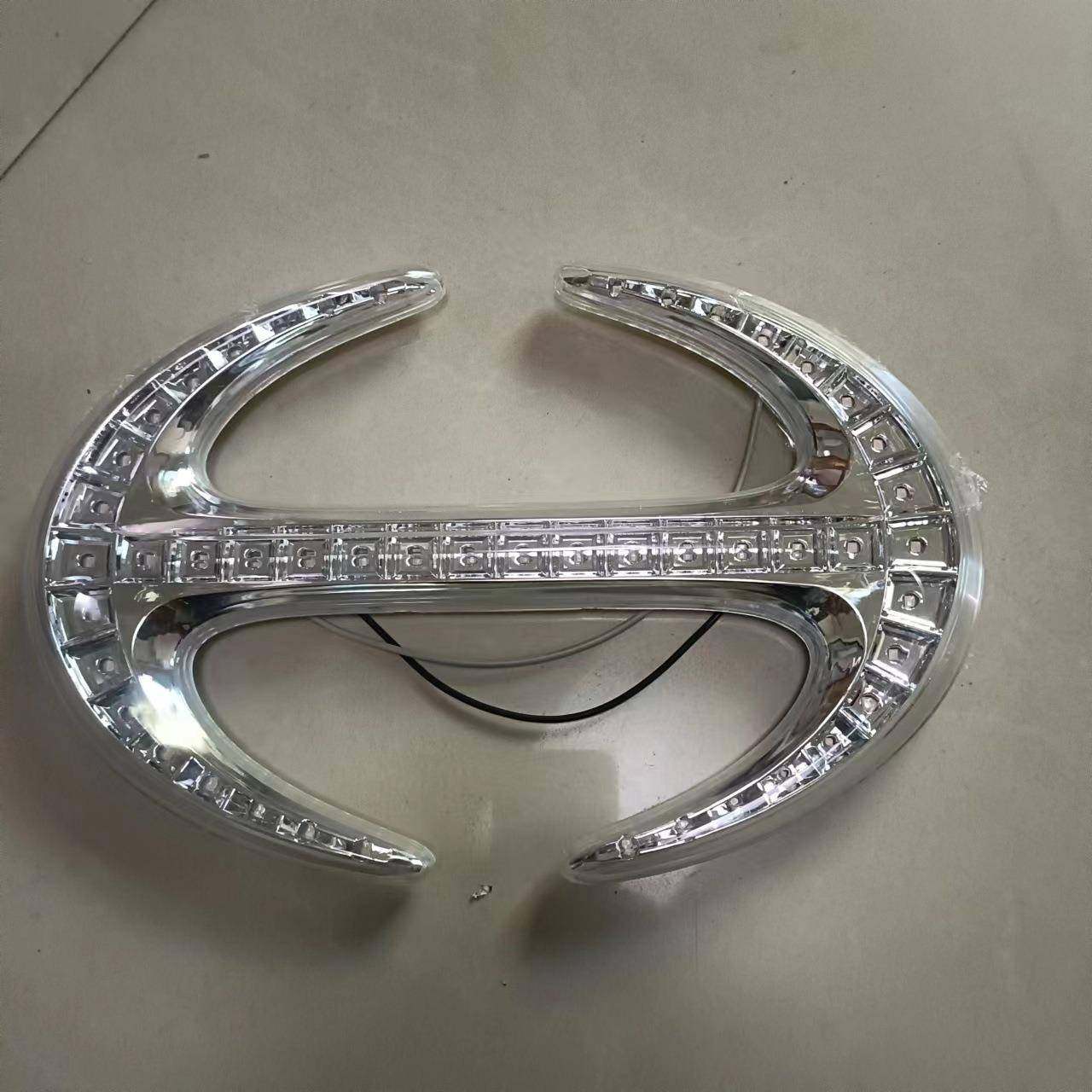 供应适用于改装HINO500日野500LED发光七彩标电镀中网标