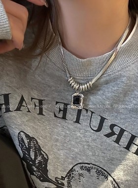 黑色锆石吊坠项链女款2024新款爆款锁骨链小众设计U感高级颈链配