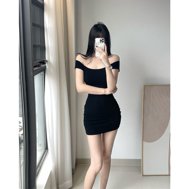 性感辣妹小个子黑色包臀裙女裙夏季新款一字领露肩修身显瘦连衣裙