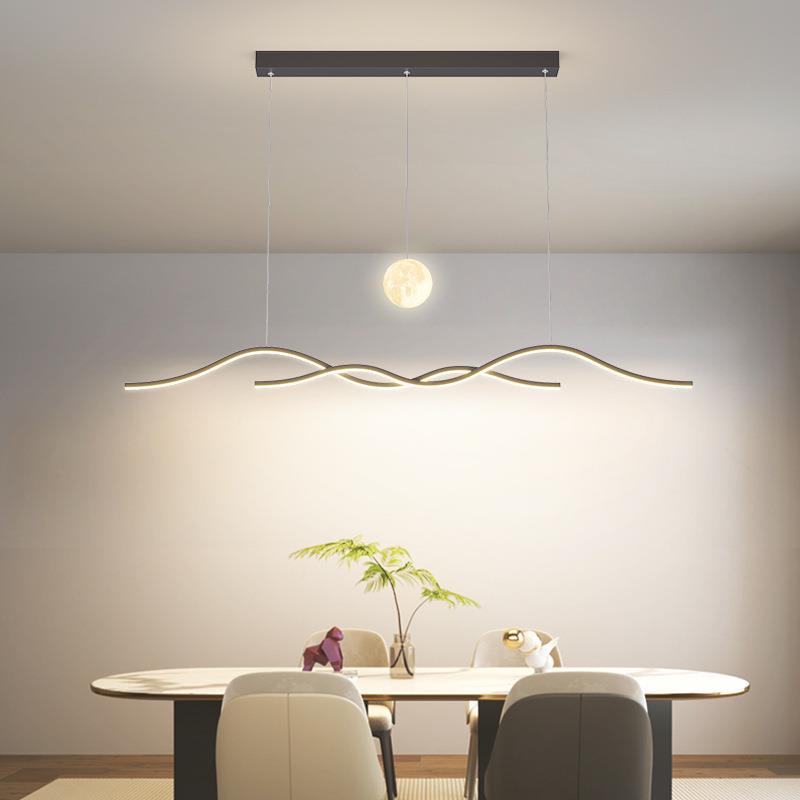 极简餐厅轻奢吊灯现代简约带吊球餐桌灯全光谱护眼创意长条网红灯