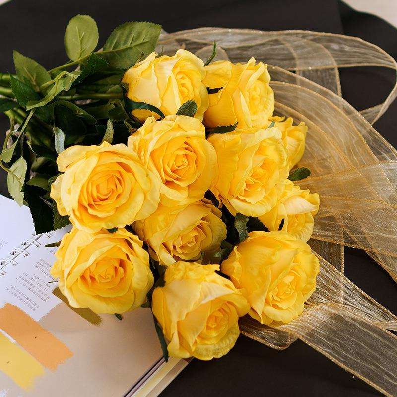 高档黄玫瑰花假花仿真花高级感逼真摆设花艺仿生花束绢花装饰花卉