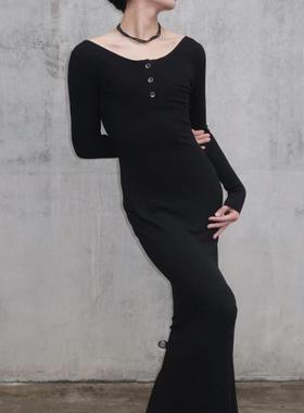 HAZAMA TECHNO修身长款连衣裙黑色女款不规则领口亨利领字母印花