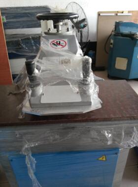 DL-16/1机8功臂率液压摆下料 摇臂式DL-18大裁断机