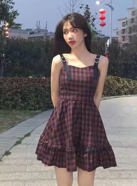衣20裙23新款连女甜URU美气质吊带裙子辣妹夏日个多巴胺法式小子