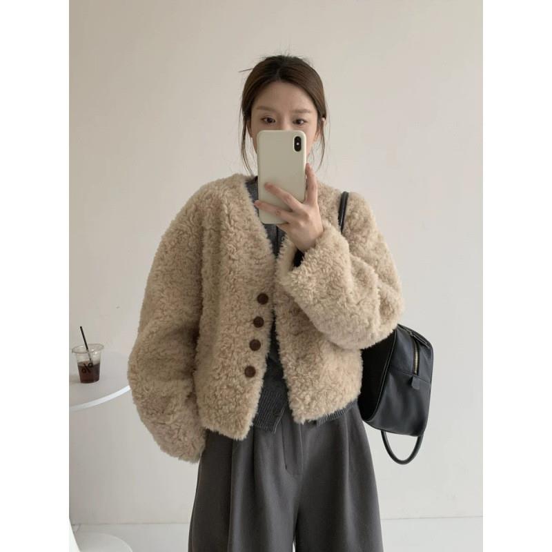 100%绵羊羔毛韩版2025冬季新款羊剪绒皮毛一体皮草外套女v领短款