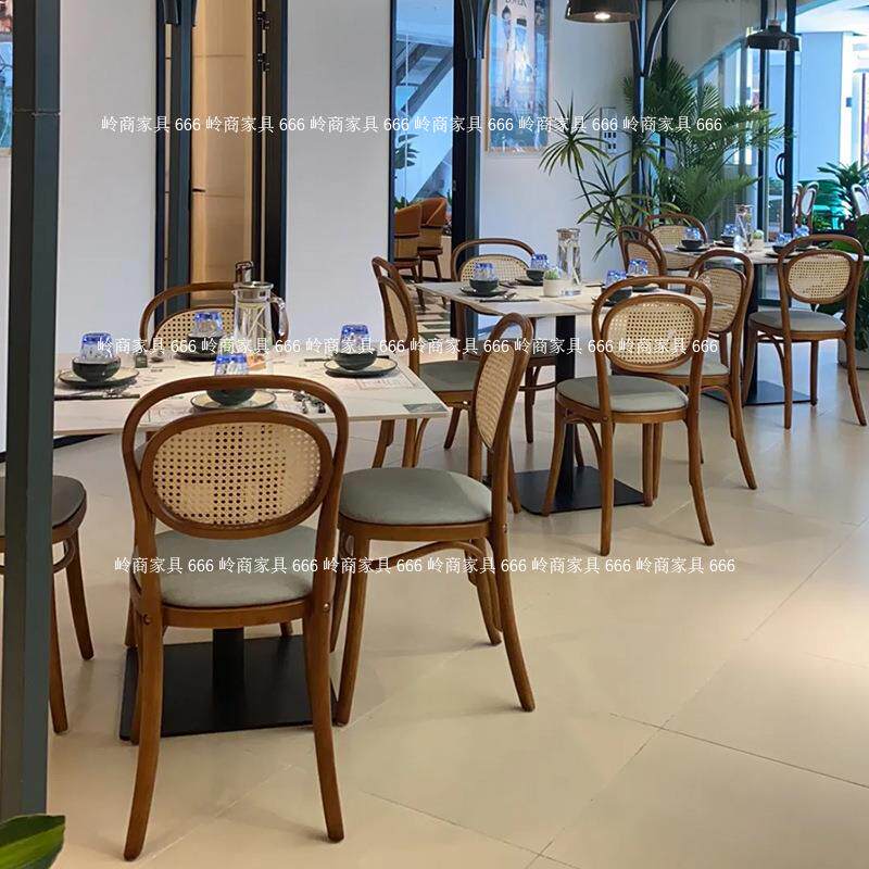 简约软白坐垫咖啡厅奶茶店实木洽谈椅子休闲餐桌椅组合商用靠背椅