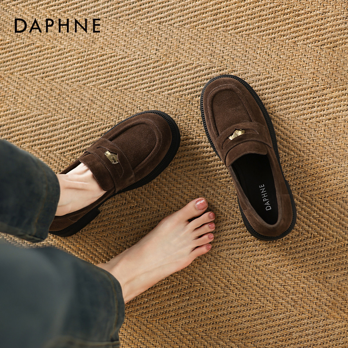 达芙妮加绒棕色老钱风乐福鞋通勤
