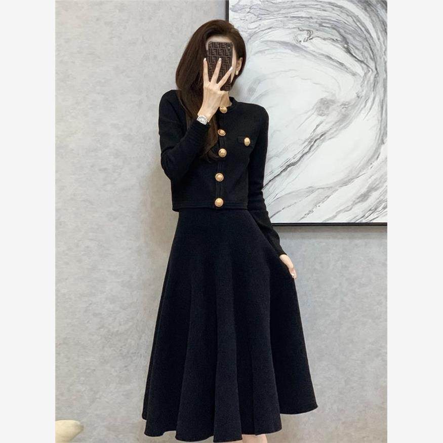 欧洲站秋季2025新款女装赫本风高级感气质套装针织衫配裙子两件套