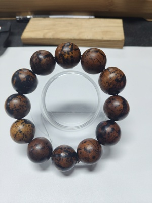 46.8克药沉香手串一条