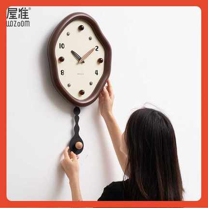 ?WOZOOM免打孔2024新款现代挂钟客厅家用钟表轻奢网红挂
