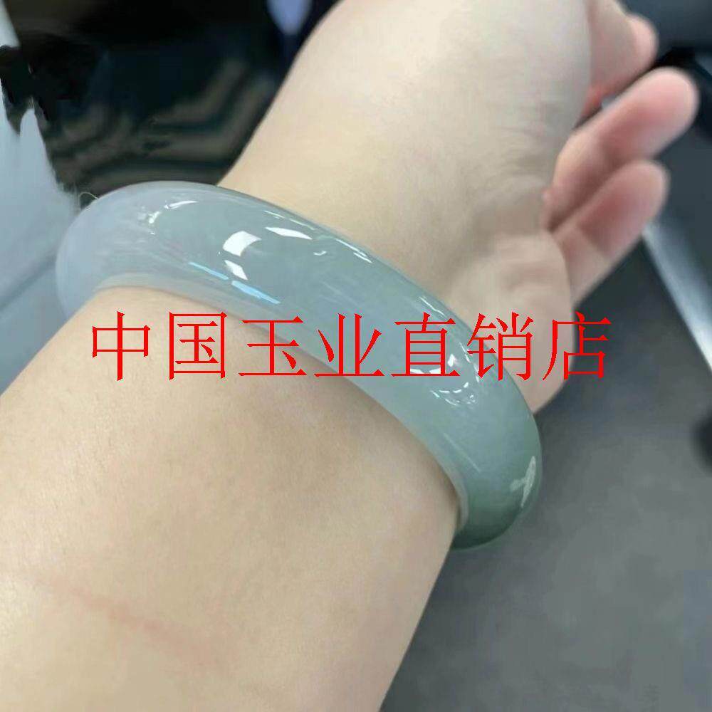 翡翠色油青冰种玉石手镯美人气质款玉手镯子半山半水手镯扁条饰品