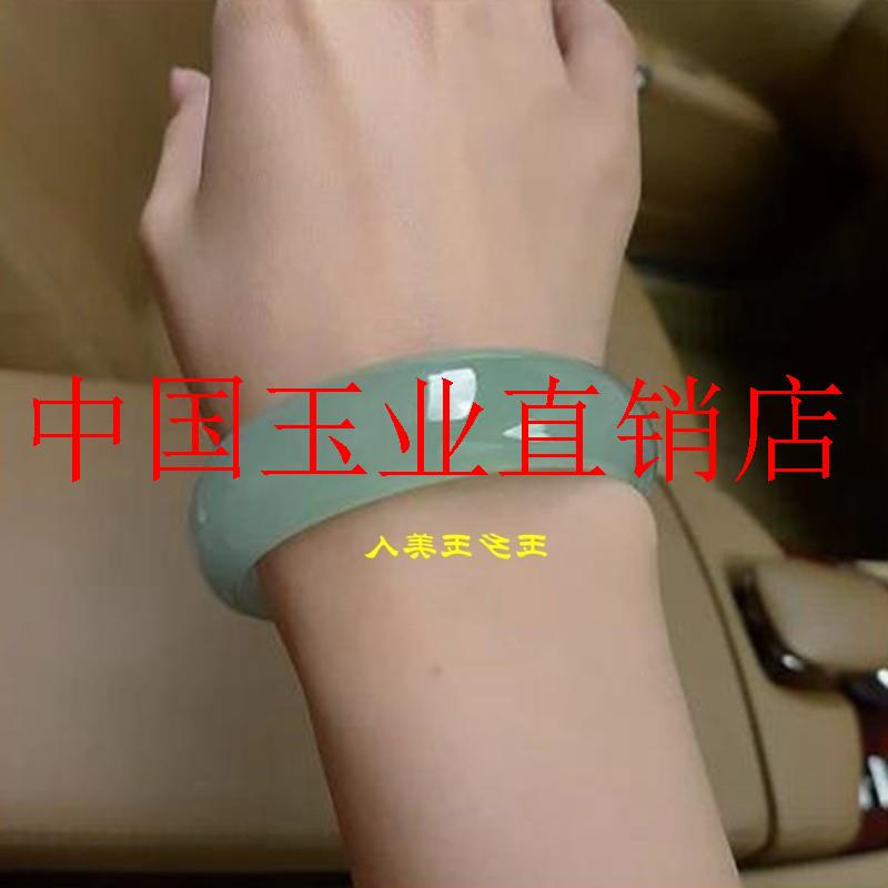 高端缅甸翡翠色冰种玉饰手镯少女款油青湖水绿石英岩玉手镯送礼品
