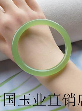 美人条玉石镯子新疆和田玉晴水绿手镯饰品少女款送女友闺蜜款百搭