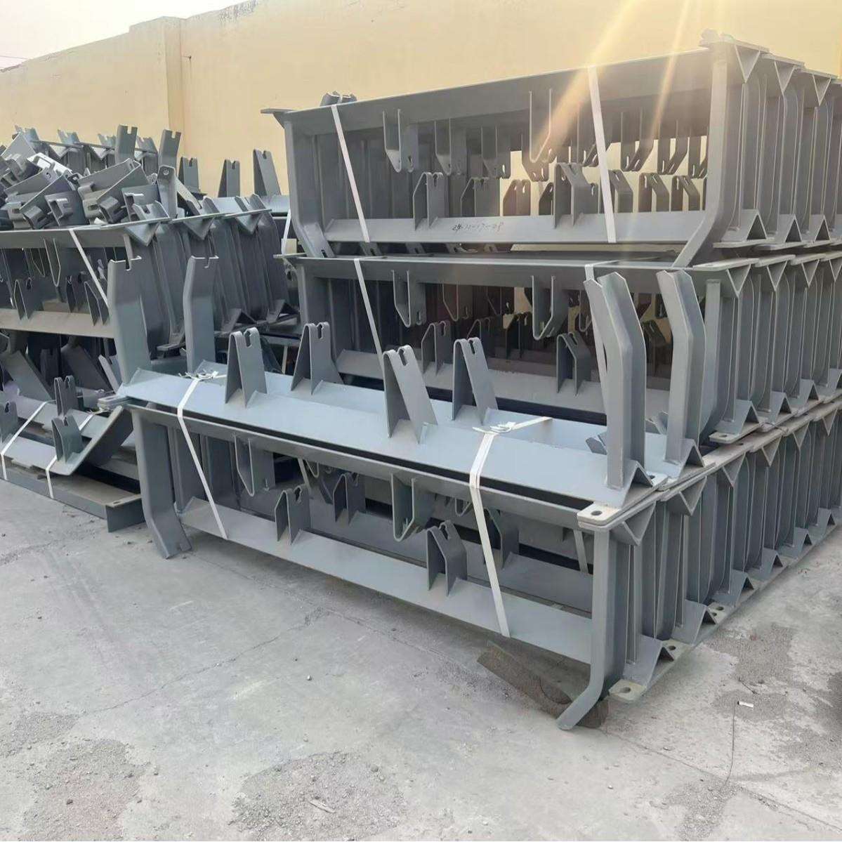 输送带托辊支架、托辊支架冲压件类型TD75、DTII、DTIIA