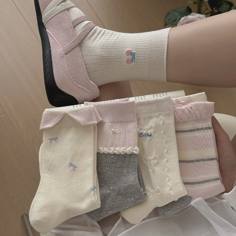 芭蕾风珍珠蝴蝶结中筒袜女春秋