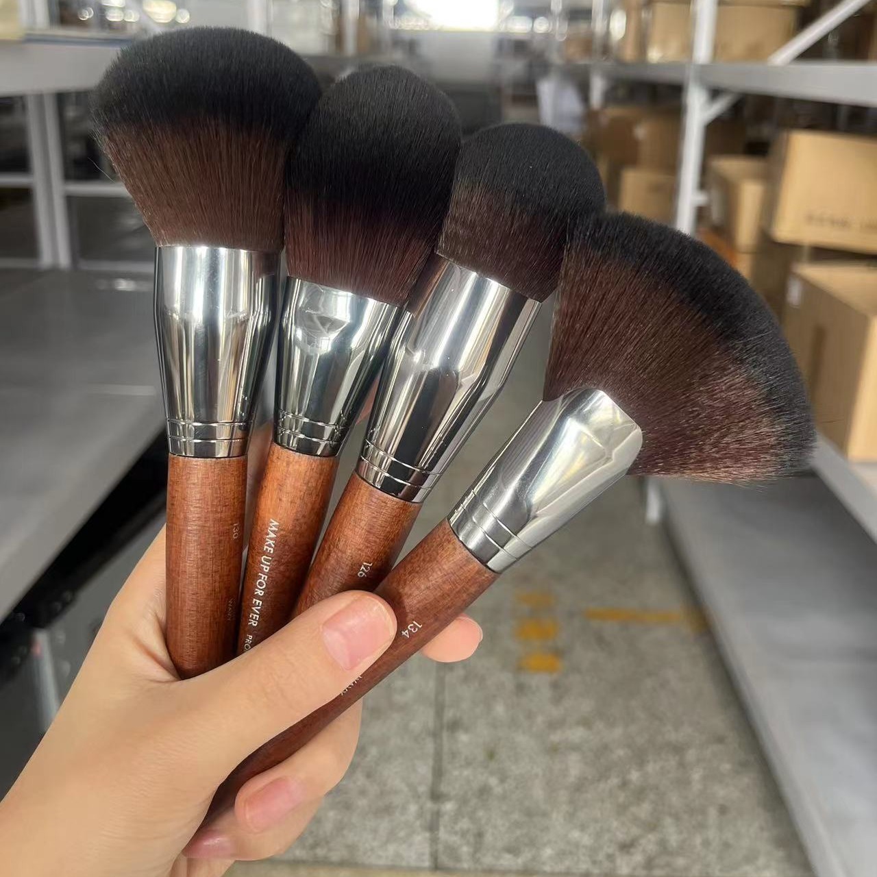 makeupforeve玫珂菲130大号定妆蜜粉刷124散粉刷粉底便携化妆刷