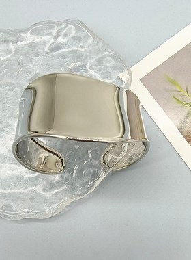 简约夸张银色手镯宽不规则镜面时髦小众设计感几何宽边波浪手环女