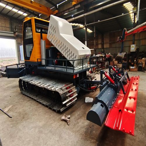 滑雪场压雪车履带式工业路面推雪车冰面碎冰机